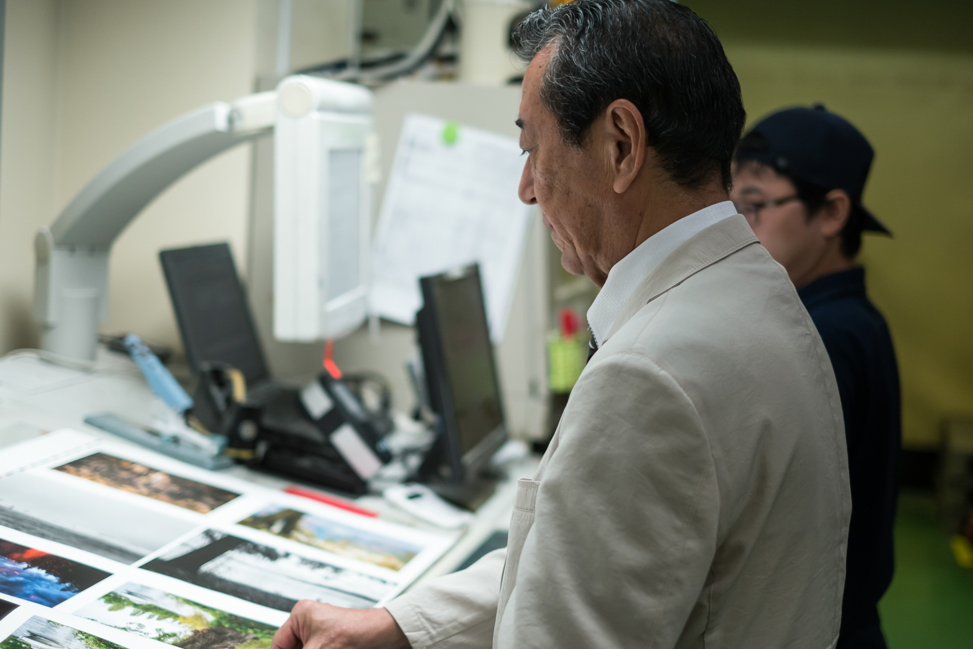 熊倉さんの指示のもと繰り返されるテストプリント